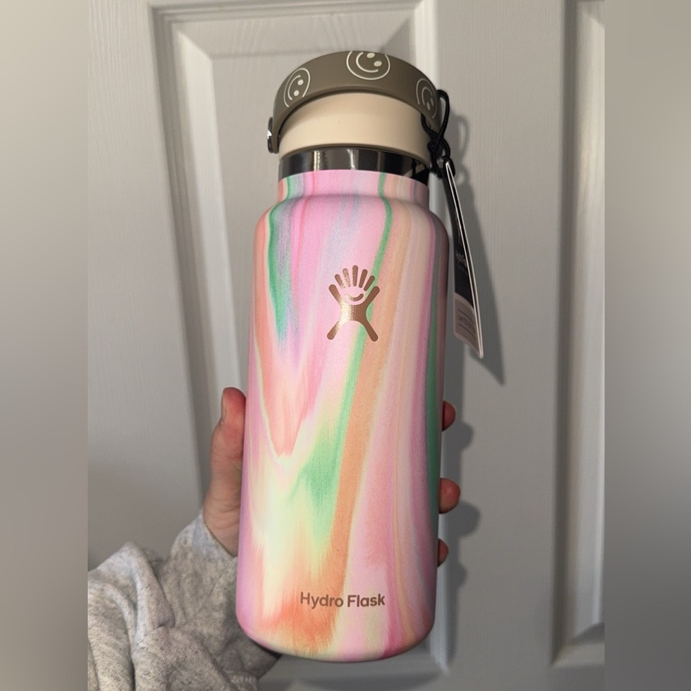 Hydro Flask Multicolor Swirl Bottle